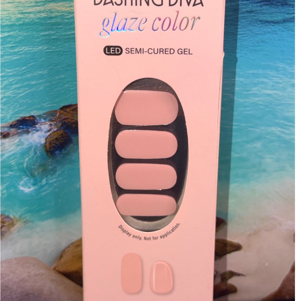 Dashing Diva Glaze Color Semi-Cured Gel Nail Strips Aristocrat GCM95 Pink 32ct